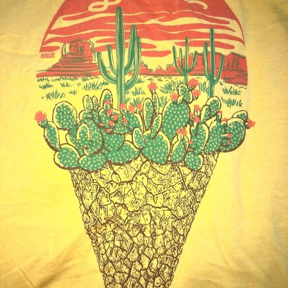 3 Medium Graphic Tshirts - Picture 5 of 10